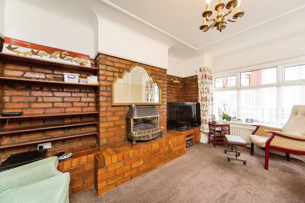 Property photo 3 of 20 Pbox-Img.Jpg