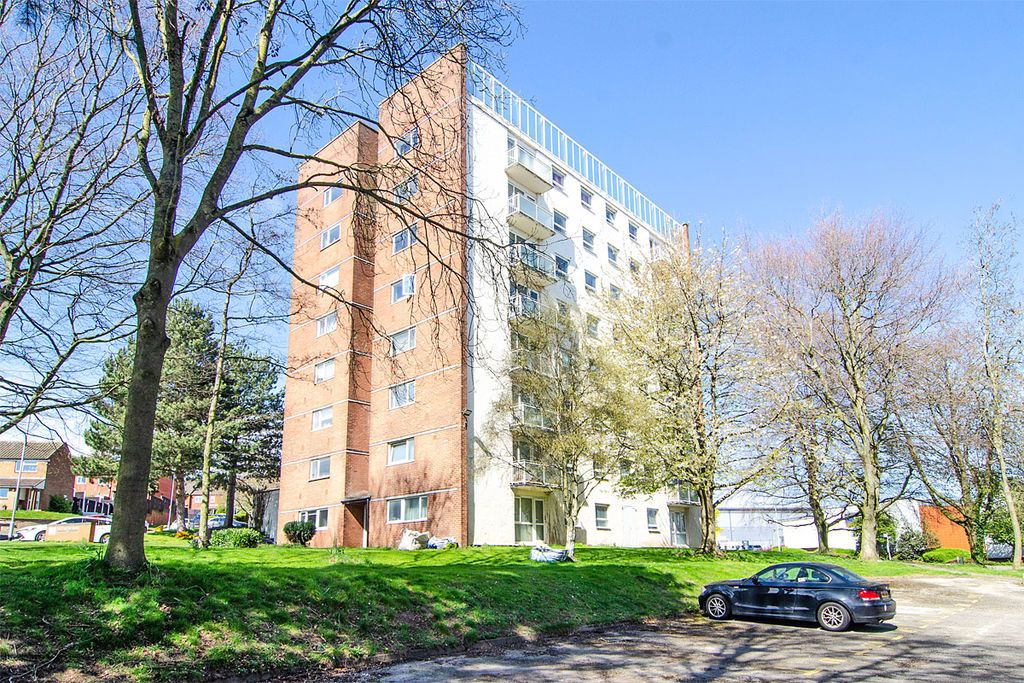 Property photo 1 of 15 Photo 11