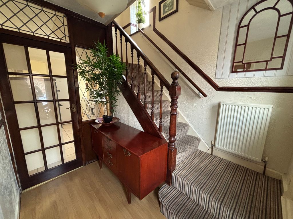 Property photo 2 of 26