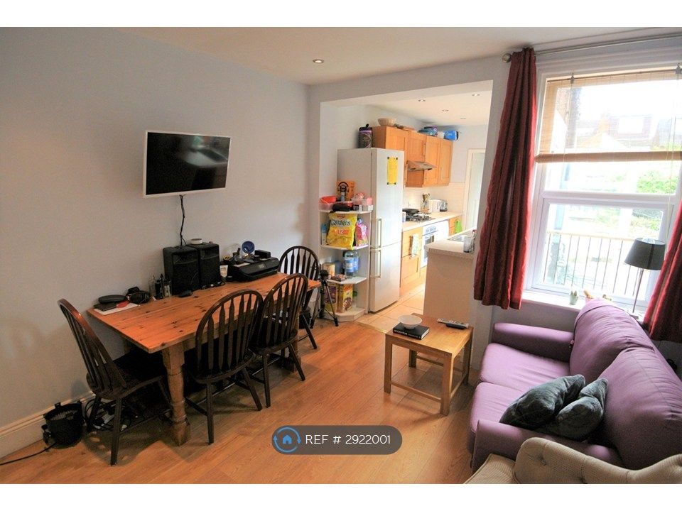 Property photo 3 of 12 Kitchen Diner