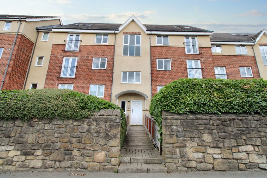 Property photo 1 of 6