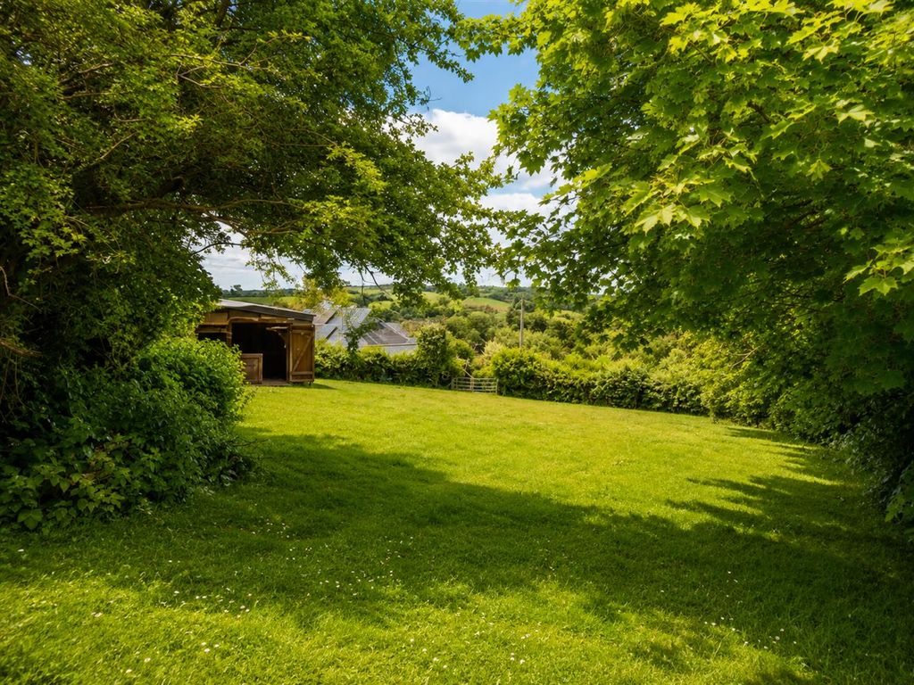 Property photo 3 of 23 Paddock