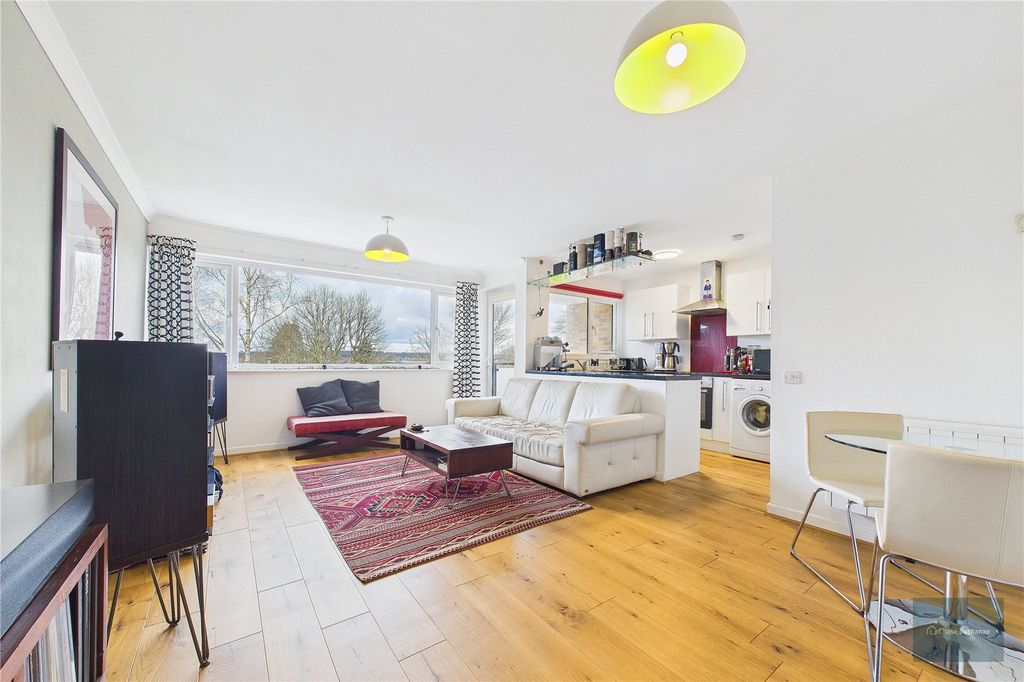 Property photo 2 of 16 Picture No. 01