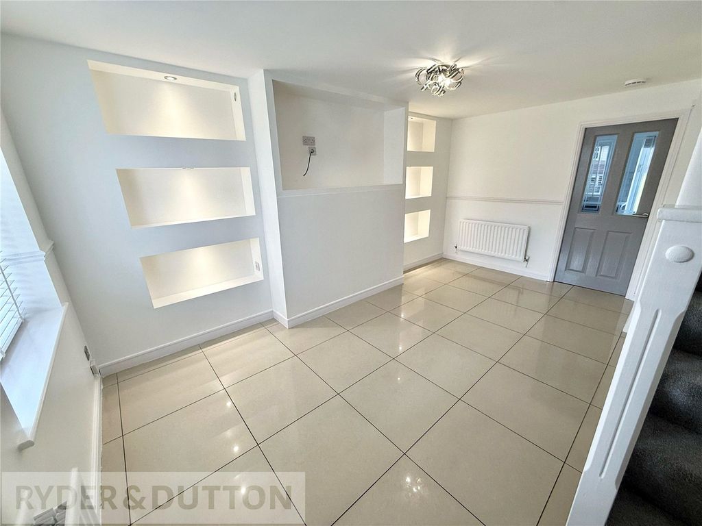 Property photo 2 of 22 Lounge