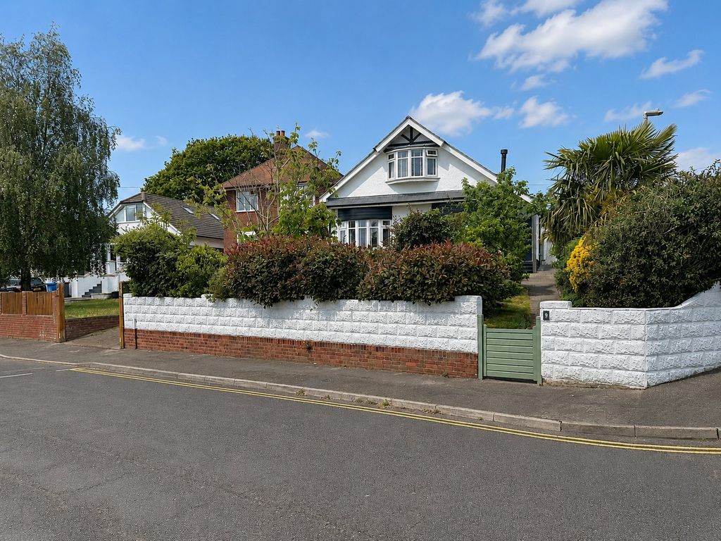 Property photo 1 of 44