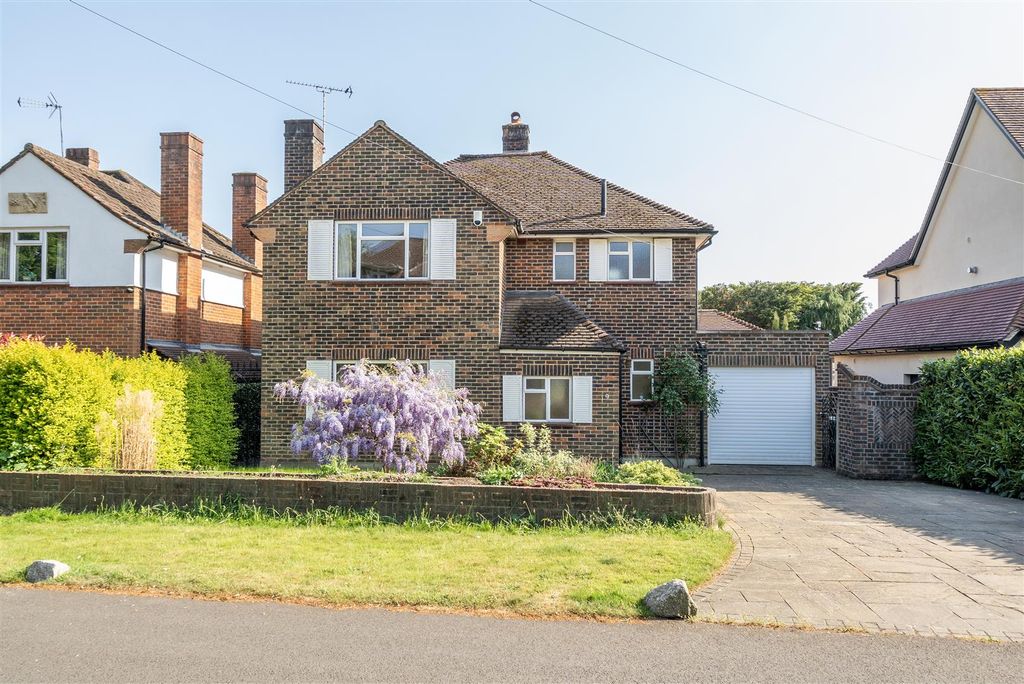 Property photo 1 of 32