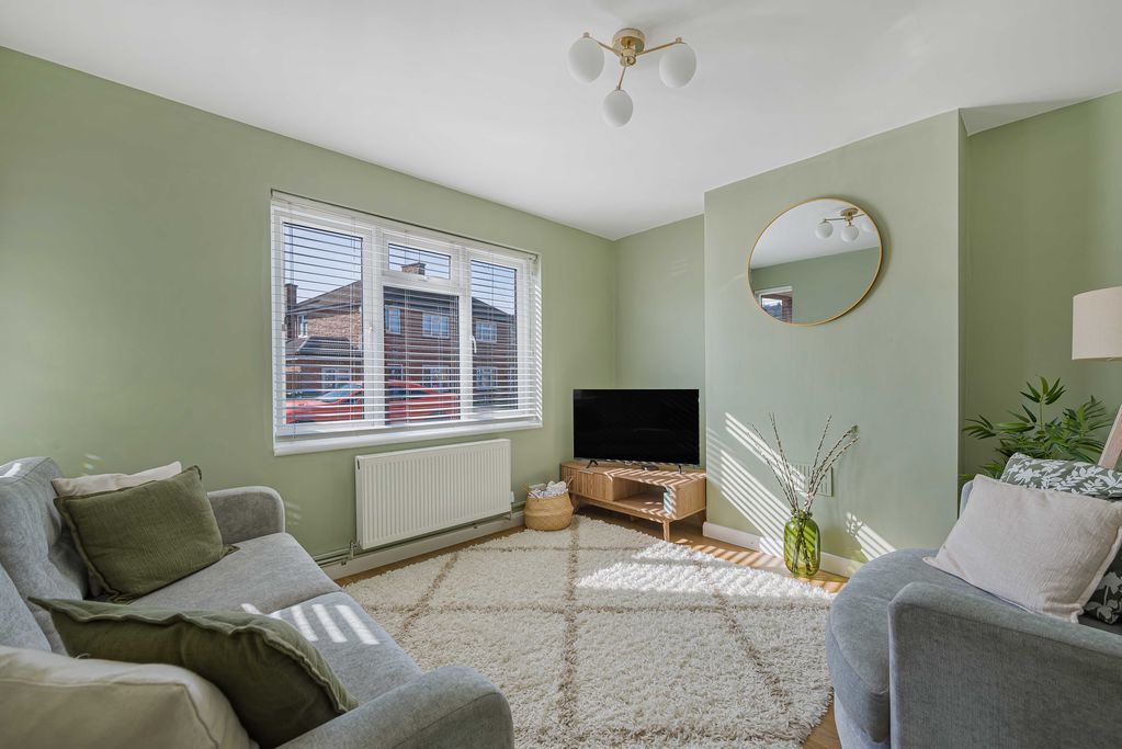 Property photo 3 of 24 Living Room