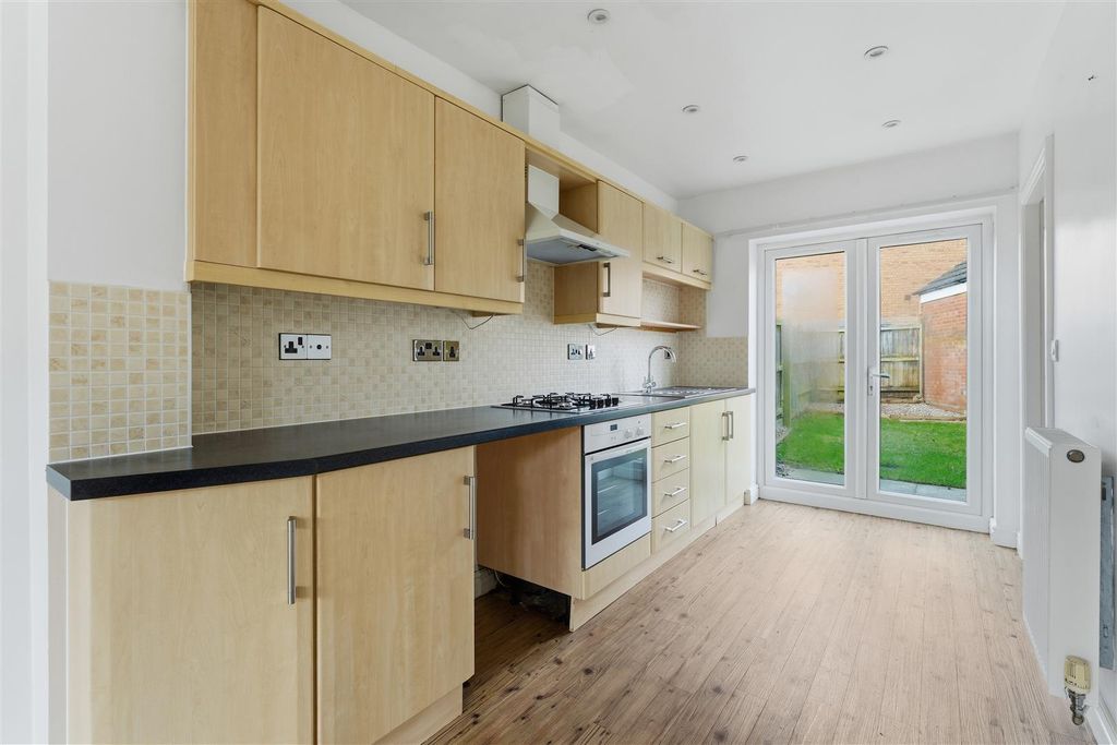 Property photo 3 of 21 Kitchen/Dining Room