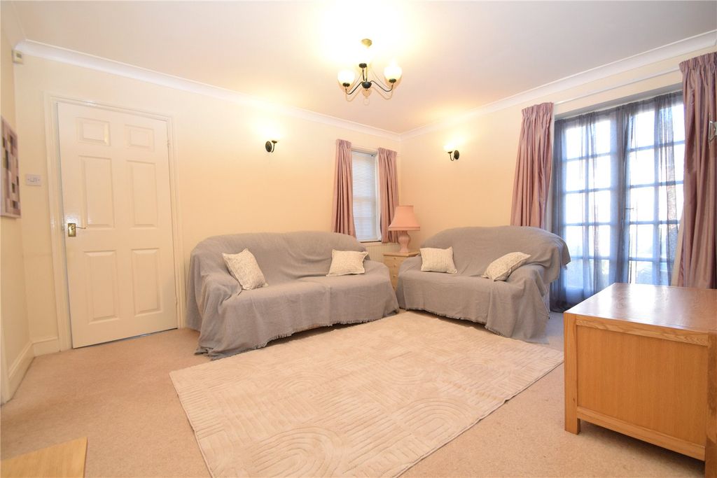 Property photo 3 of 14 Picture No. 16