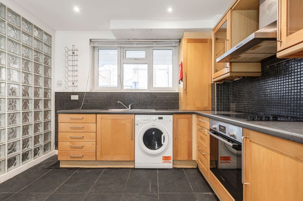 Property photo 3 of 17 Picture No. 11