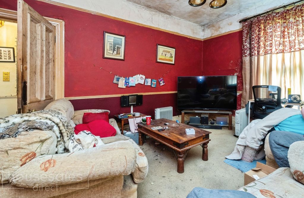 Property photo 3 of 9