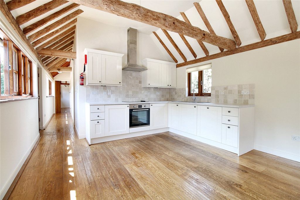 Property photo 2 of 10 Kitchen
