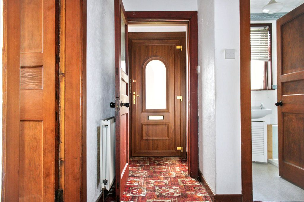 Property photo 3 of 11 Photo 4