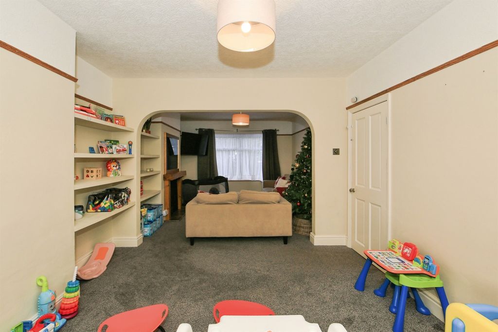 Property photo 3 of 16