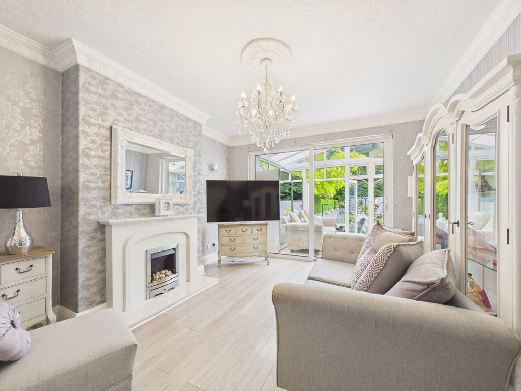 Property photo 2 of 16 5215565