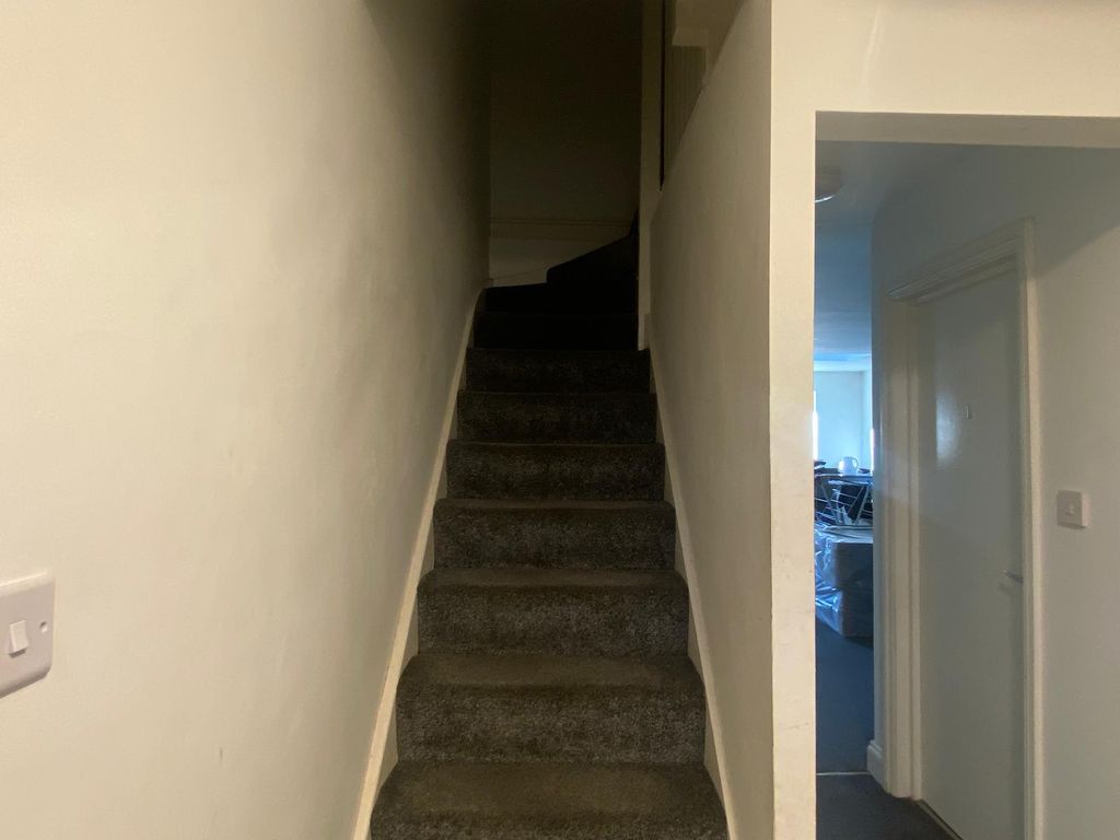 Property photo 2 of 11 Room