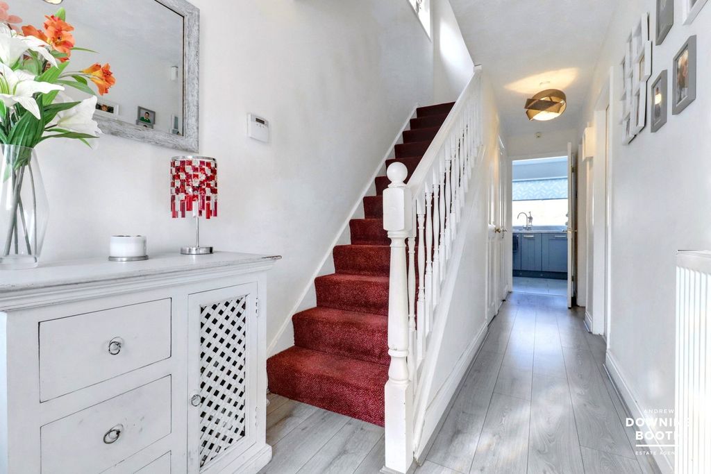 Property photo 3 of 25