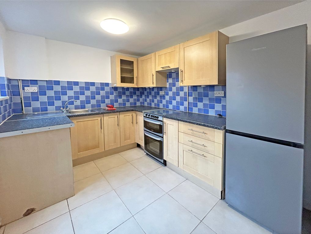 Property photo 2 of 12 Kitchen