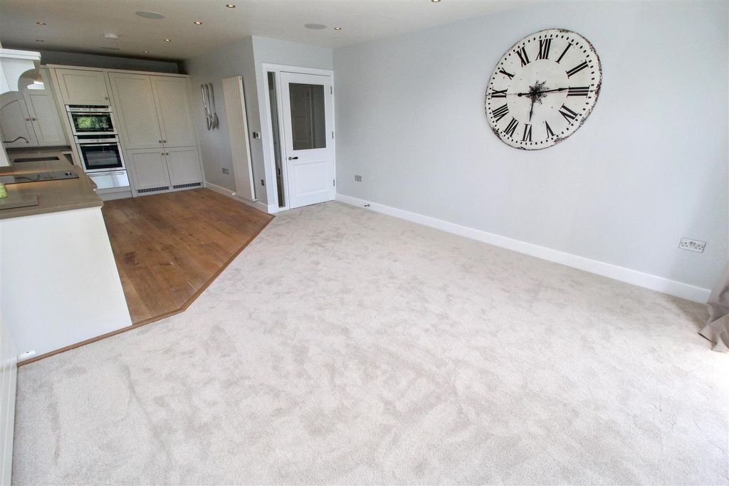 Property photo 2 of 15 Img_8065.Jpg
