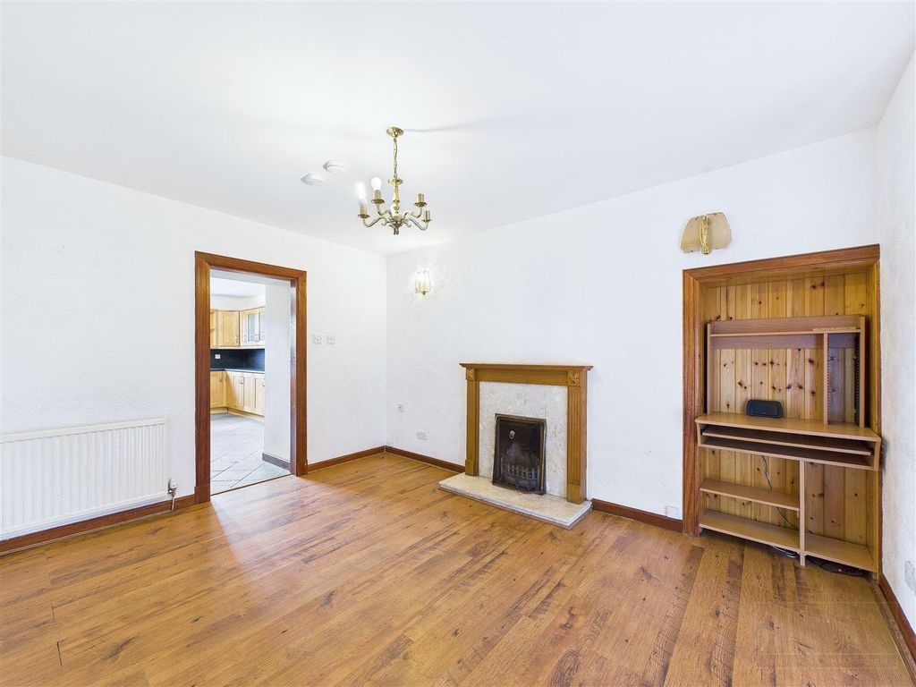 Property photo 2 of 40 Dining Room