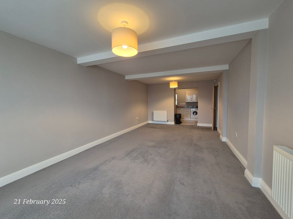 Property photo 3 of 21