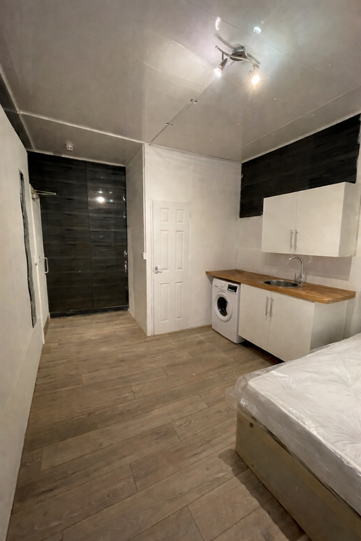 Property photo 1 of 3