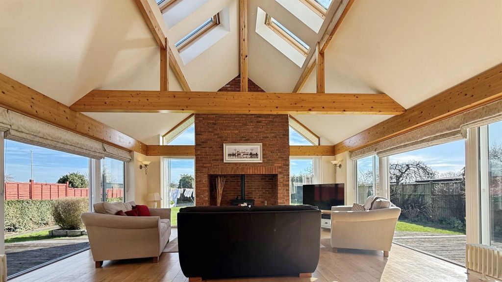 Property photo 2 of 20