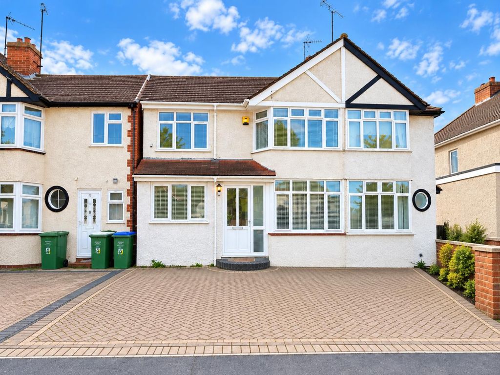 Property photo 1 of 19 External