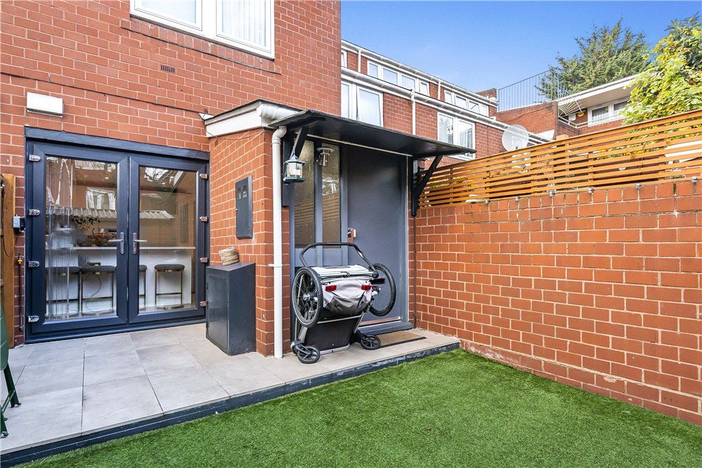 Property photo 2 of 20 Garden