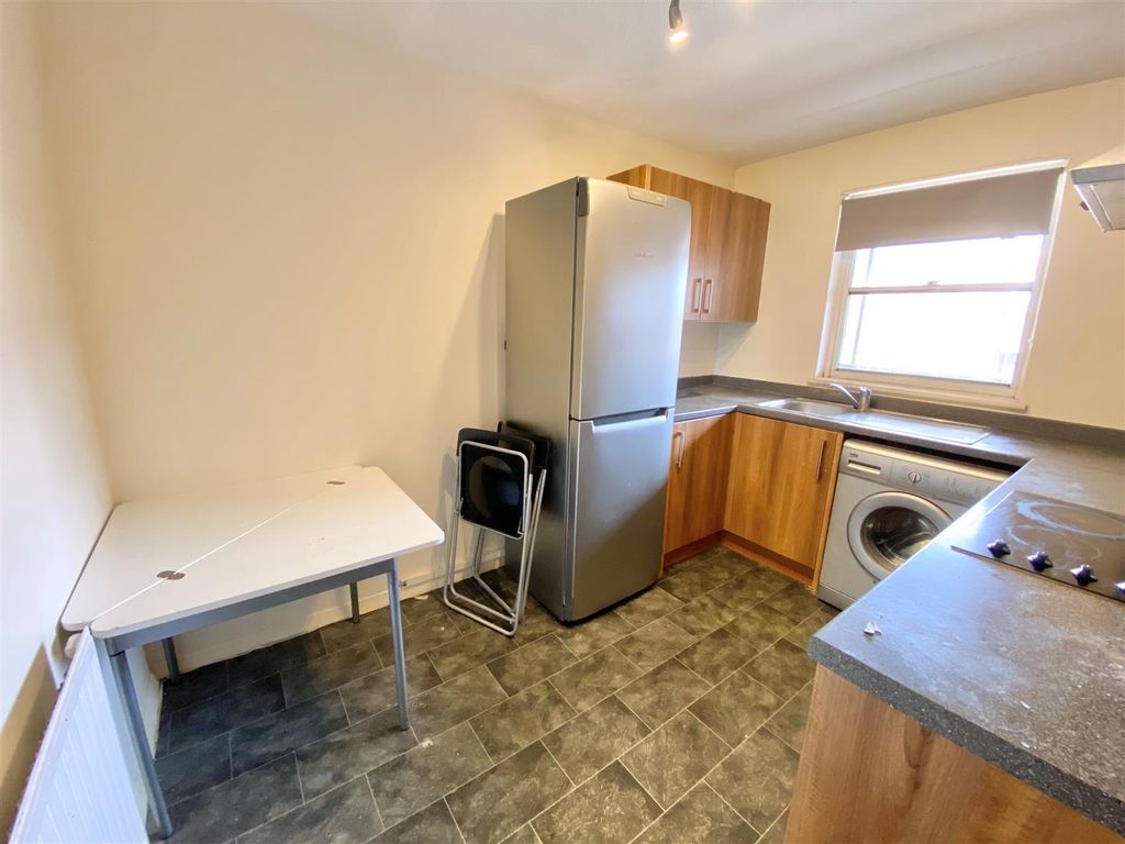 Property photo 3 of 7 Kitchen.Jpg