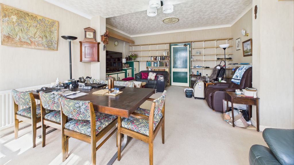 Property photo 3 of 14 Gallery