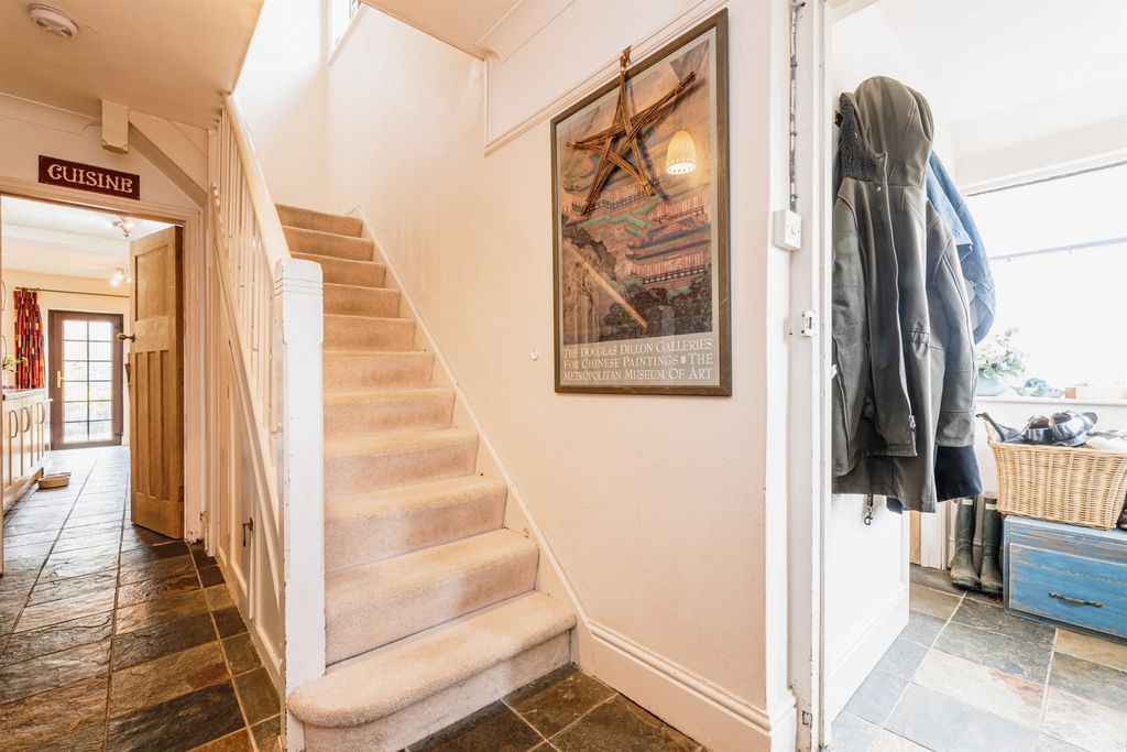 Property photo 2 of 17 Hallway