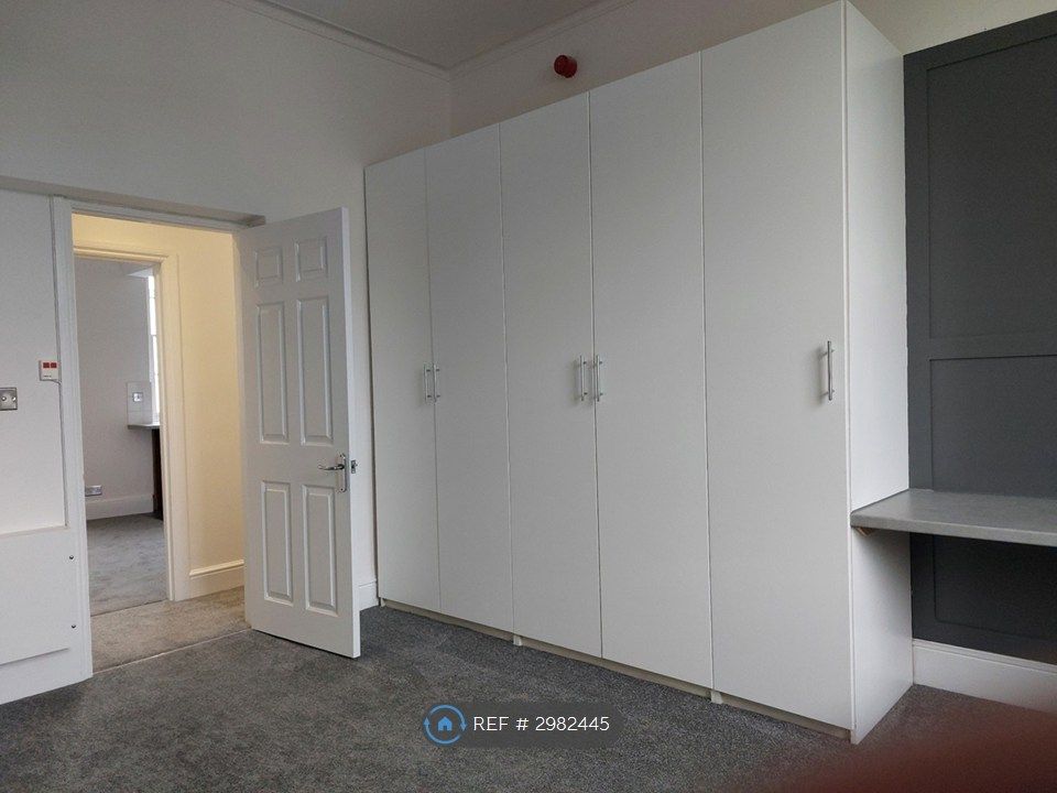 Property photo 1 of 21 Bedroom