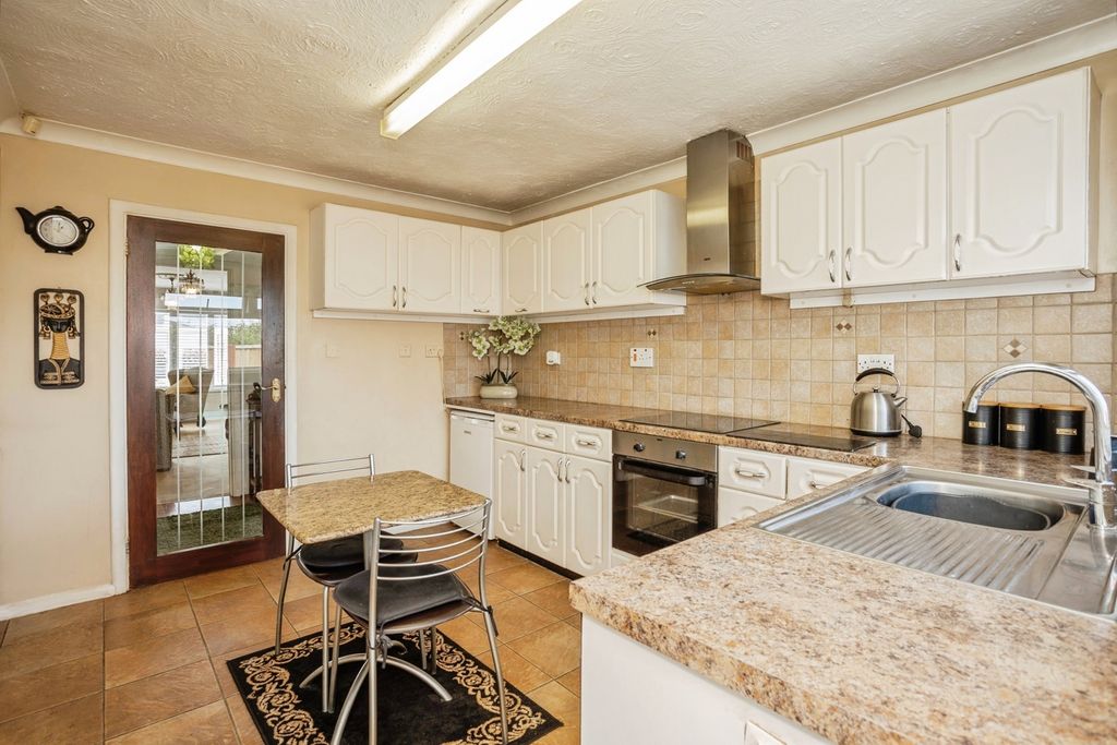 Property photo 3 of 18 Pbox-Img.Jpg