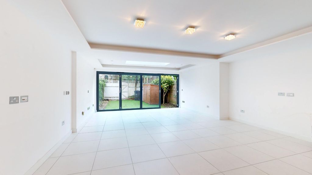 Property photo 2 of 11 Picture No. 09