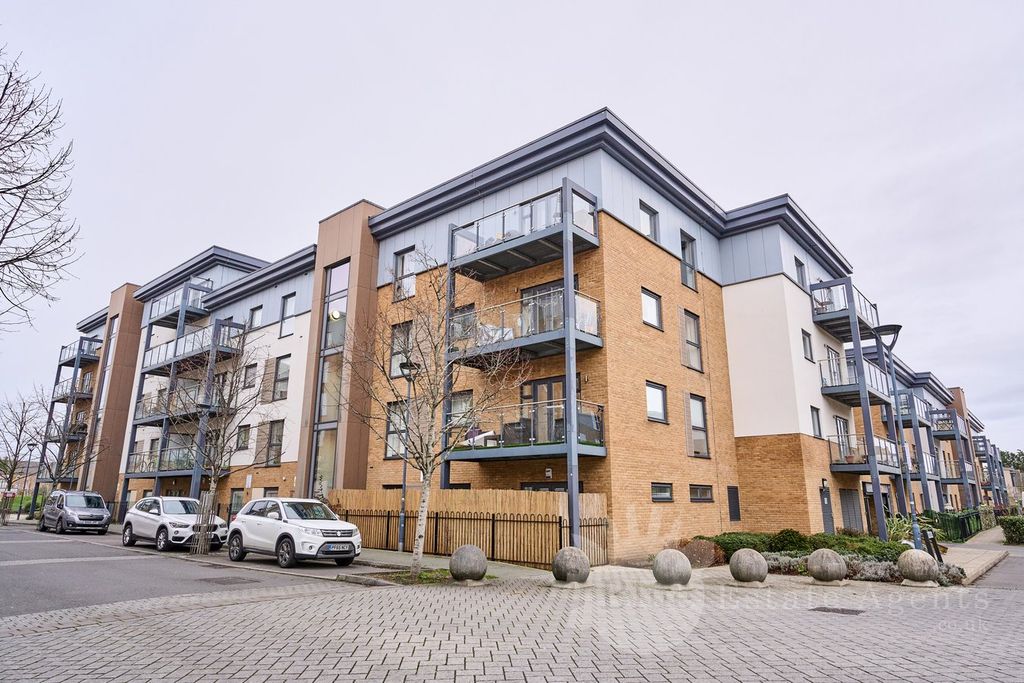Property photo 1 of 31