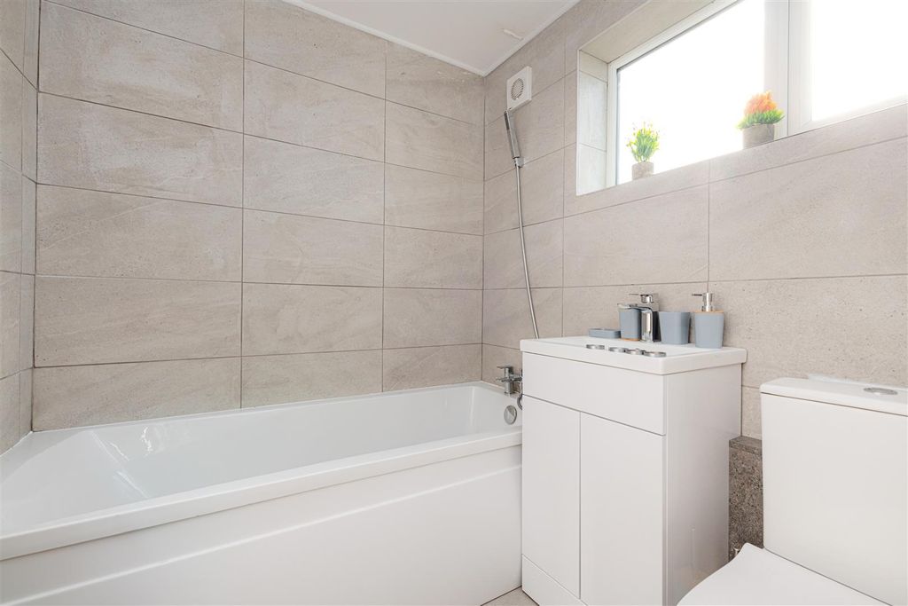 Property photo 3 of 5 Family Bath