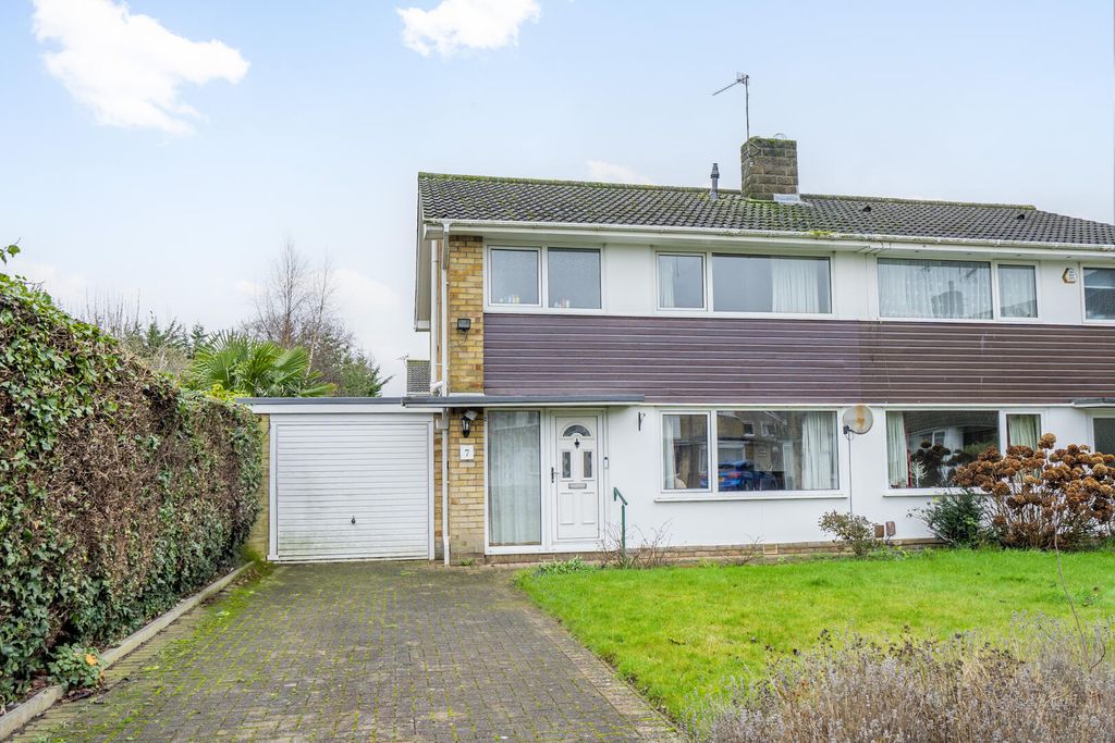 Property photo 1 of 12 Front (Exterior)