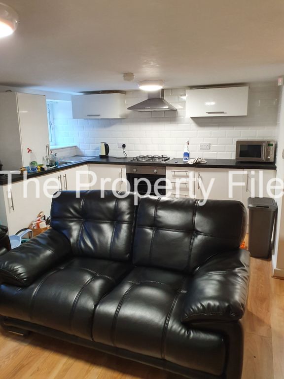 Property photo 2 of 5