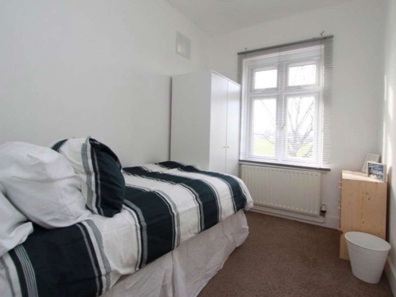 Property photo 1 of 2