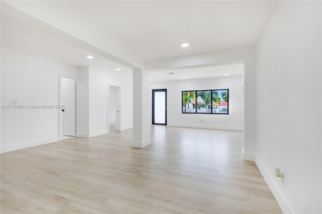 Property photo 2 of 17 <Alttext/>