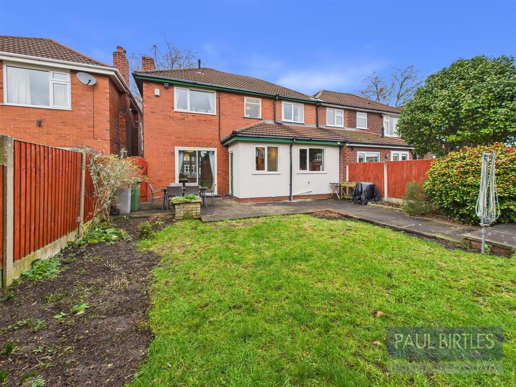 Property photo 2 of 28 Cam01301G0-Pr0718-Still031.Jpg