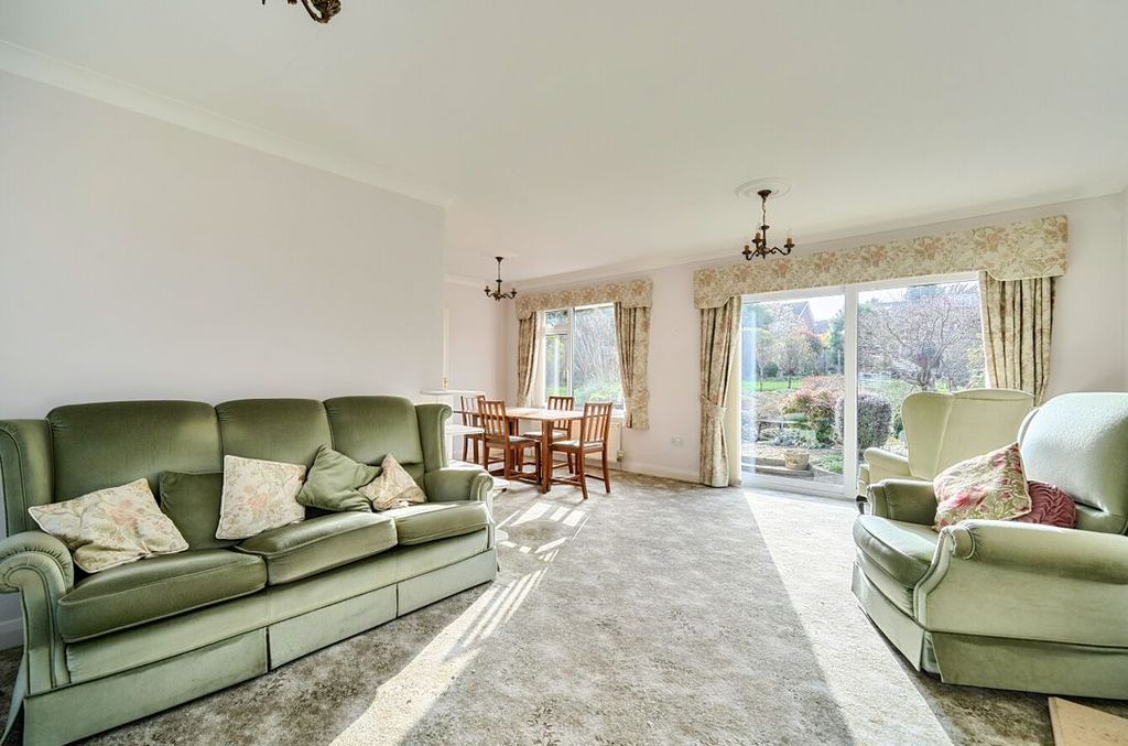 Property photo 2 of 19 14237681069A9Aa89A5835