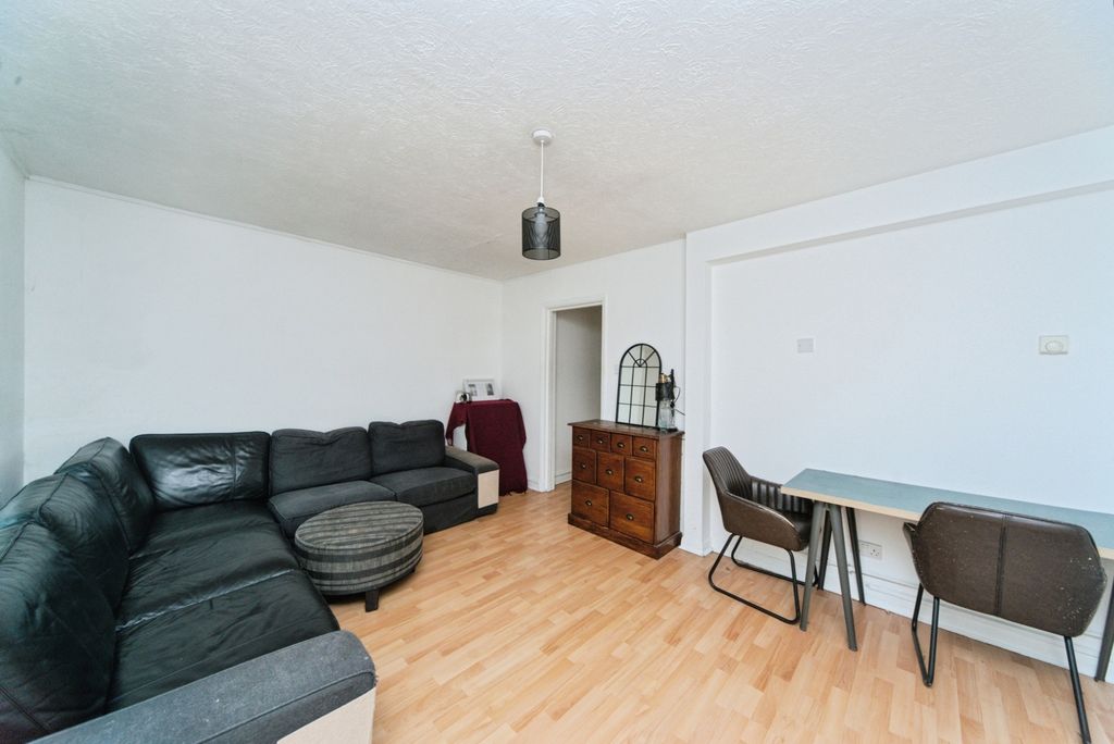 Property photo 3 of 15 Photo