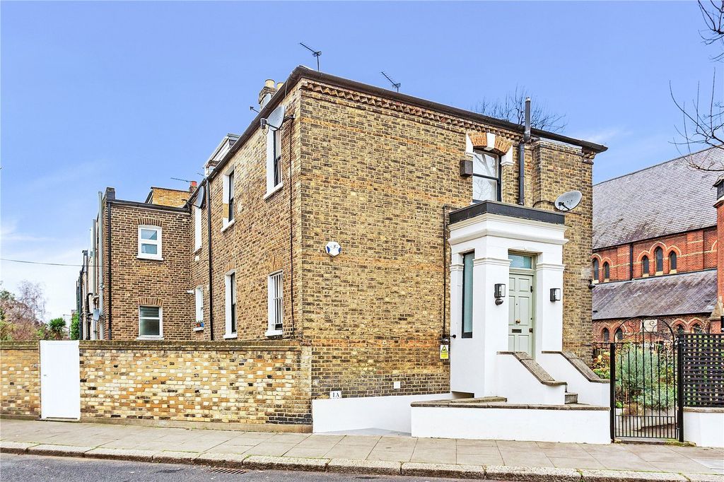 Property photo 1 of 8