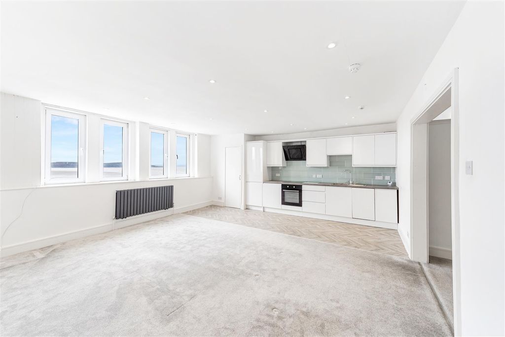 Property photo 3 of 11 Open Plan Kitchen/Dining/Living
