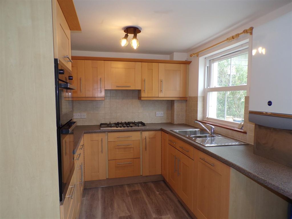 Property photo 1 of 9 Kitchen.Jpg