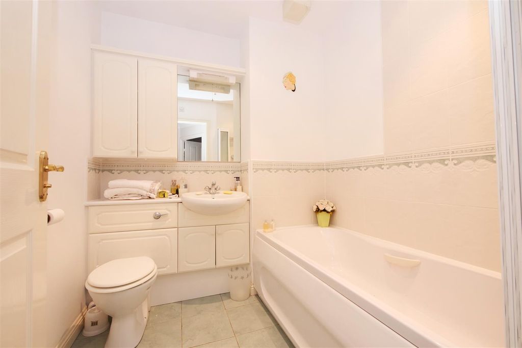 Property photo 3 of 16 Pnmb0416.Jpg