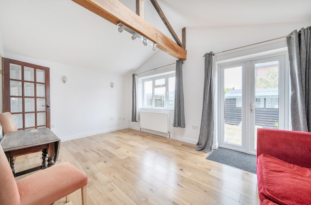 Property photo 2 of 13 1470608-18-6A1Db4...