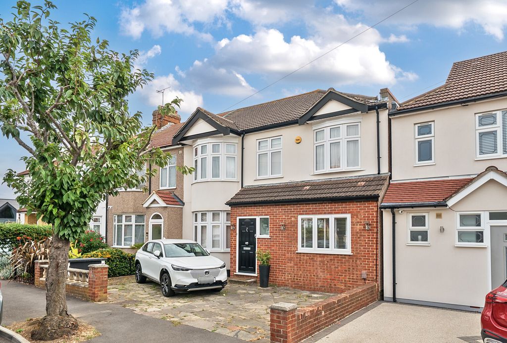 Property photo 1 of 18 1342788-23-68A7A7...